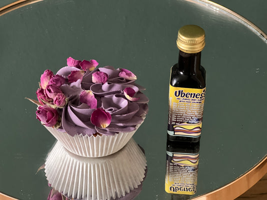 Karotten Cupcake mit Ube Füllung